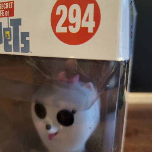 The Secret Life of Pets Gidget Toys R Us Exclusive Funko Pop - Picture 8 of 12